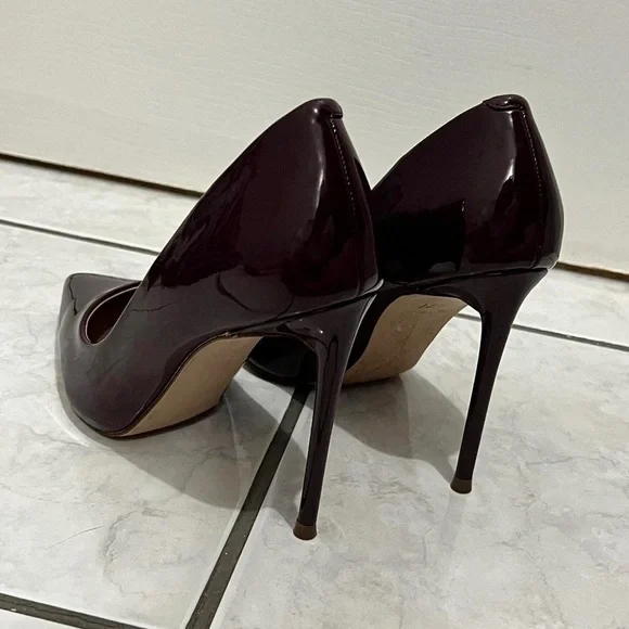 Steve Madden Pointy Toe Heel - Picture 2 of 4